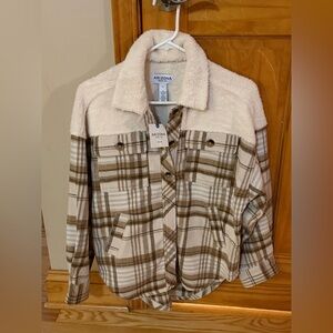 NWT Arizona Jean Company plaid flannel shirt jacket with a faux-fur sherpa XS